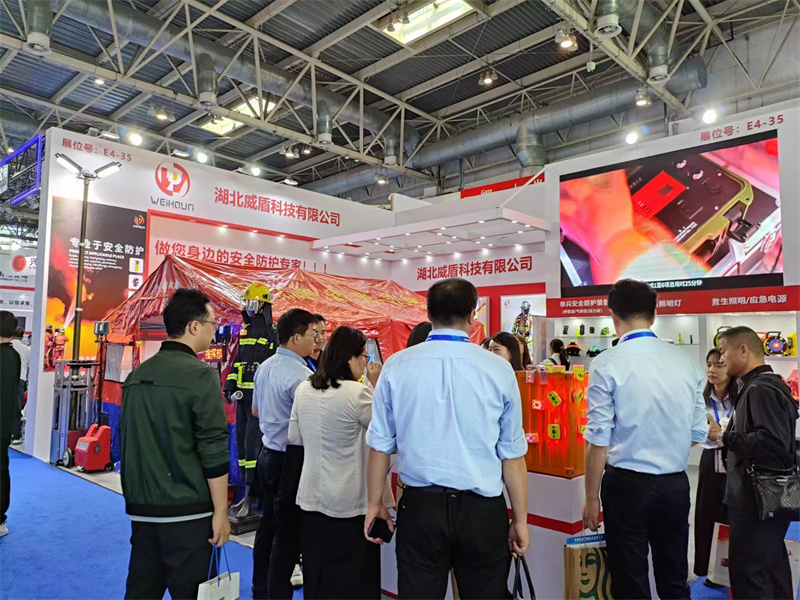 湖北威盾攜救援裝備亮相第二十屆國際消防展 為消防安全保駕護航 (12).jpg 湖北威盾攜救援裝備亮相第二十屆國際消防展 為消防安全保駕護航 (12).jpg