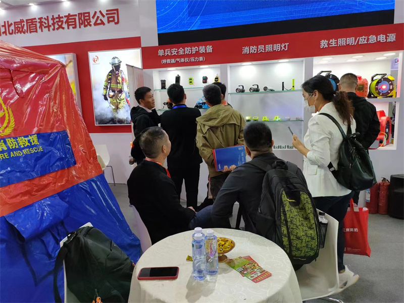 湖北威盾攜救援裝備亮相第二十屆國際消防展 為消防安全保駕護航 (9).jpg
